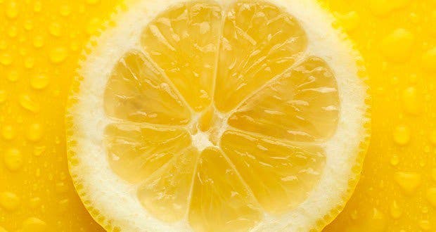 Laluminium dans les deodorants peut causer le cancer du sein voici comment utiliser le citron pour eliminer les odeurs indesirables